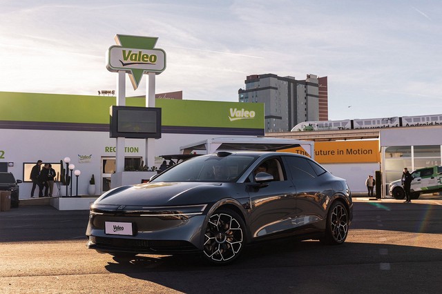 Báo Mỹ chỉ ra 10 xe và công nghệ nổi bật nhất CES 2024: VinFast VF 3 được khen rẻ, Hyundai có xe đi ngang như cua - Ảnh 10