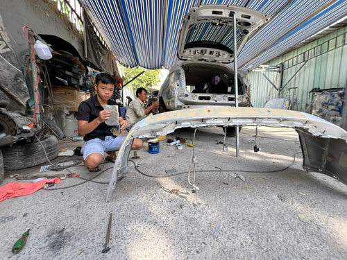 Dịch vụ "làm đẹp" xe hốt bạc cuối năm - Ảnh 1