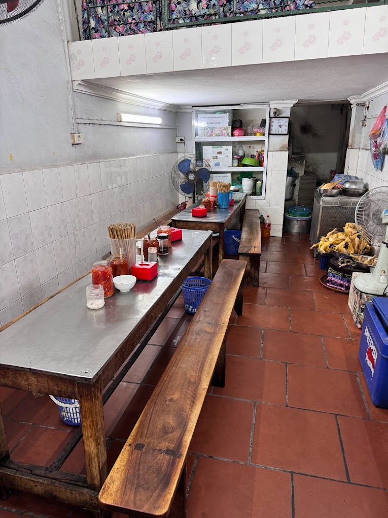 Các vị khách từng nhận xét thế nào về hàng phở gà 50 năm ở Hà Nội bị TikToker tố đuổi khách ngồi xe lăn? - Ảnh 7