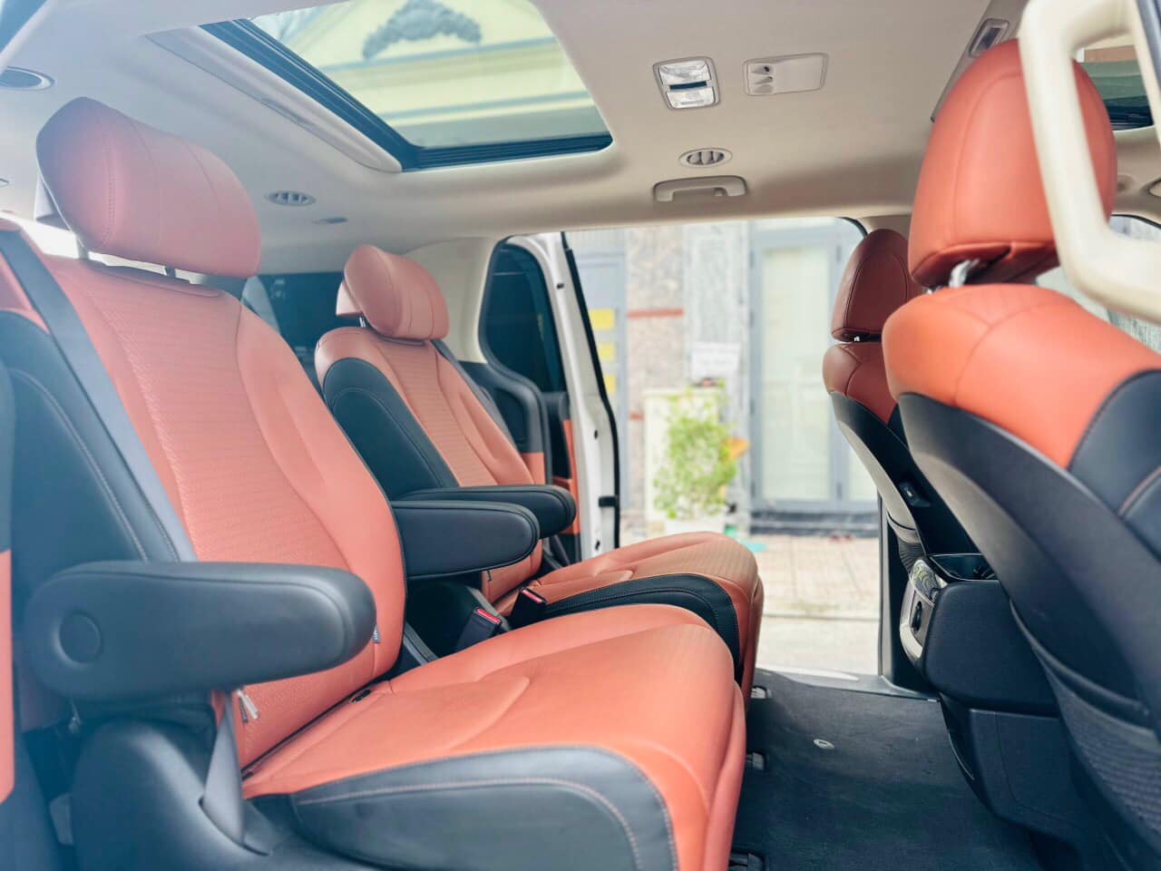 Lô Kia Carnival sản xuất 2024 vừa về đại lý đã giảm giá: Bản full còn 1,759 tỷ, tăng sức cạnh tranh trước Viloran - Ảnh 9