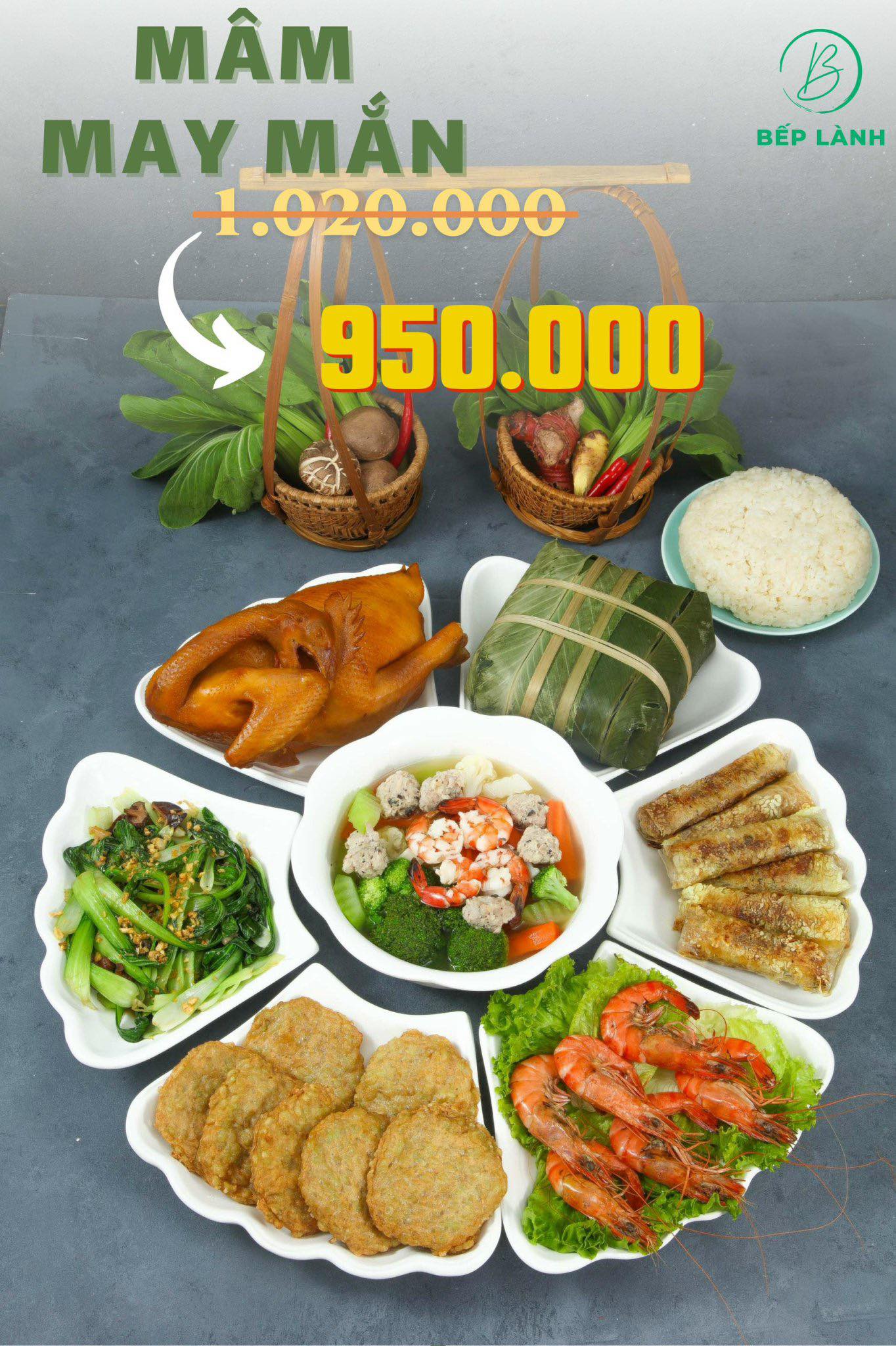 Mâm cỗ Tết giao tận nhà năm nay được săn lùng, nguyên con gà luộc, bánh chưng, canh măng đóng gói thành giỏ như quà biếu mang về - Ảnh 8