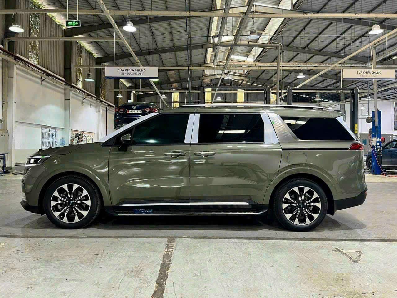 Lô Kia Carnival sản xuất 2024 vừa về đại lý đã giảm giá: Bản full còn 1,759 tỷ, tăng sức cạnh tranh trước Viloran - Ảnh 6