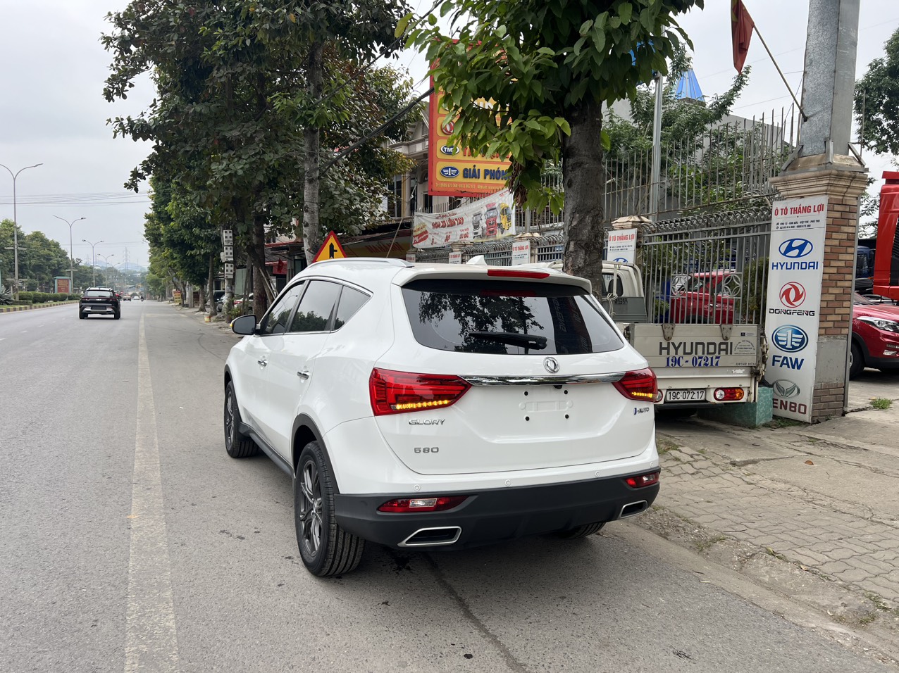 Xế lạ Dongfeng Glory 580 xả kho giá 450 triệu: 7 chỗ, cùng cỡ CR-V, Outlander nhưng rẻ ngang xe hạng A - Ảnh 3