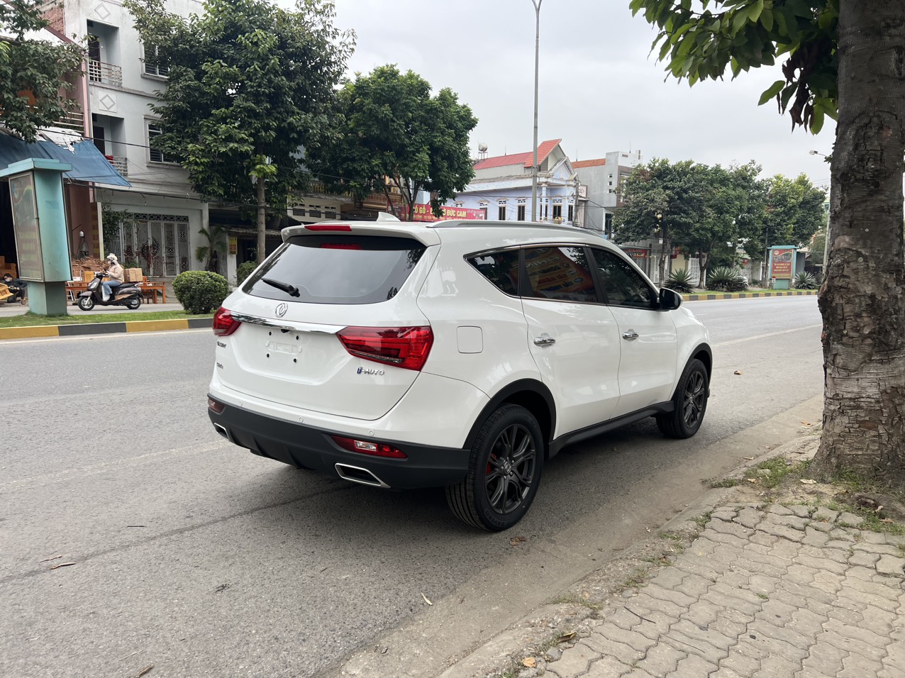 Xế lạ Dongfeng Glory 580 xả kho giá 450 triệu: 7 chỗ, cùng cỡ CR-V, Outlander nhưng rẻ ngang xe hạng A - Ảnh 4