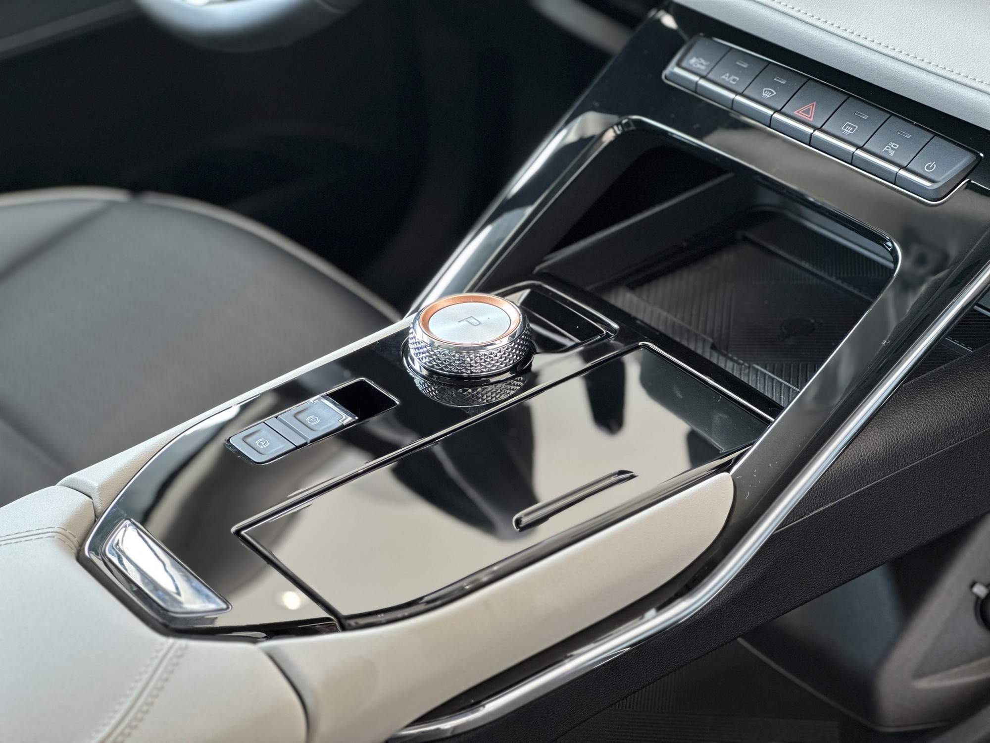 Haval H6 lần đầu điều chỉnh giá bán tại Việt Nam: Giảm còn 986 triệu, khách mua xe được ưu đãi thêm 100 triệu, nỗ lực đấu Tucson và CR-V - Ảnh 6