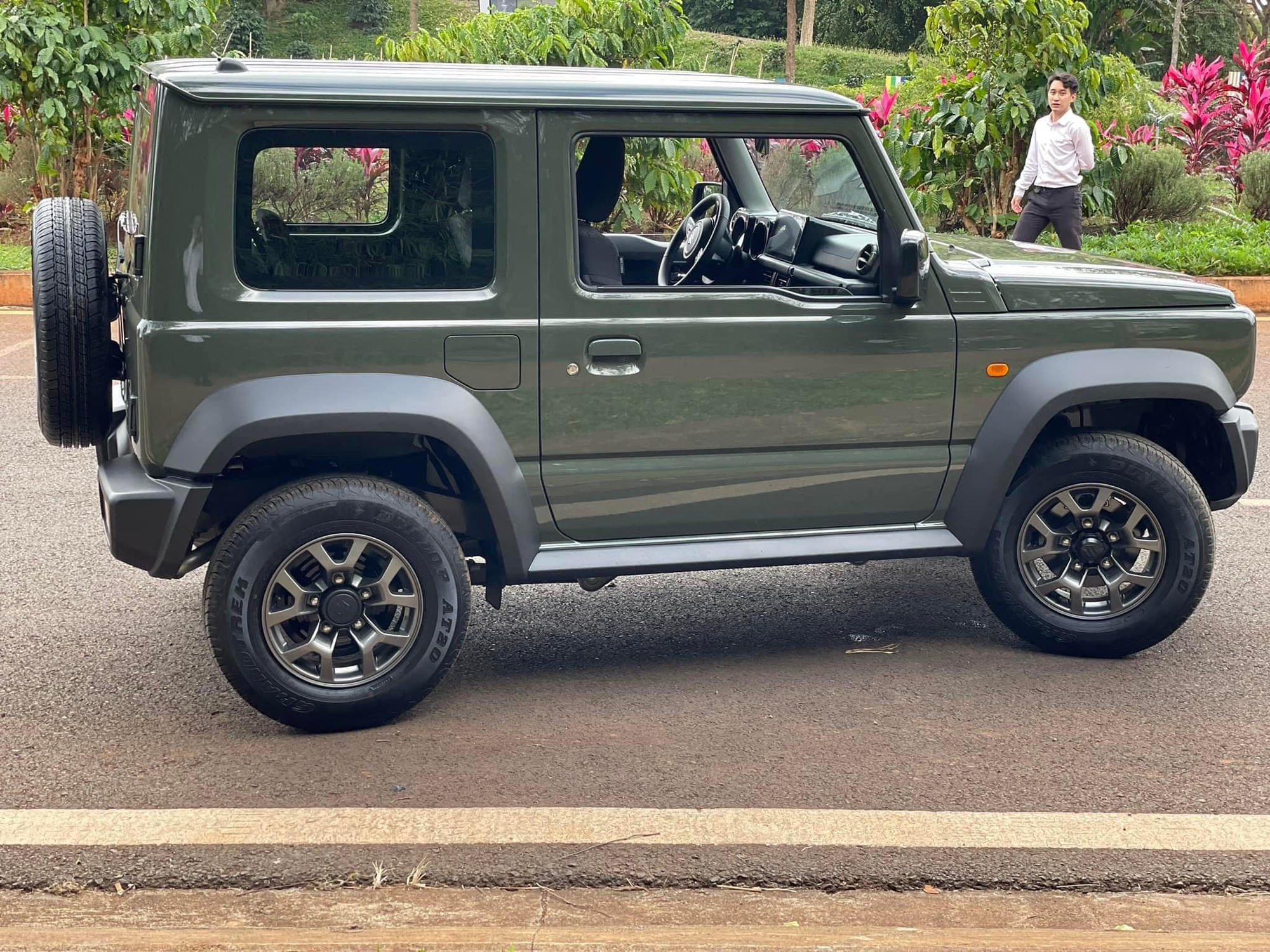 Thêm nhiều thông tin chính thức của Suzuki Jimny sắp bán tại Việt Nam: đã có giá tính thuế trước bạ, 9 màu ngoại thất, 6 túi khí - Ảnh 3