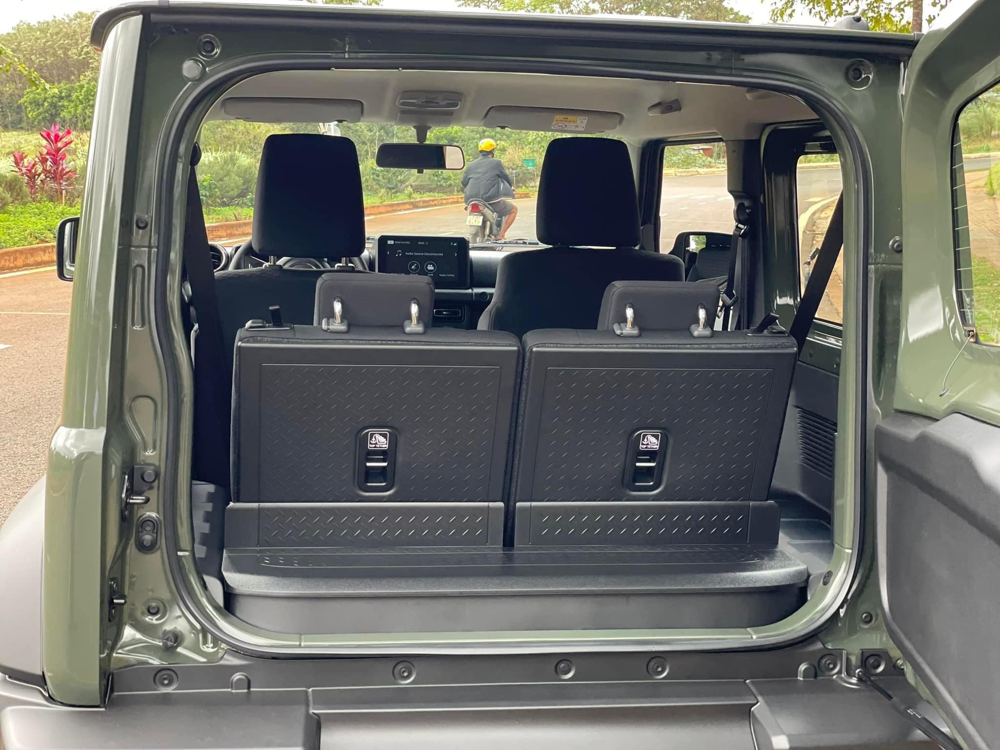 Thêm nhiều thông tin chính thức của Suzuki Jimny sắp bán tại Việt Nam: đã có giá tính thuế trước bạ, 9 màu ngoại thất, 6 túi khí - Ảnh 5