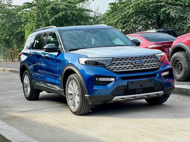 Ford Explorer đồng loạt giảm 440 triệu tại đại lý: Giá lần đầu dưới 2 tỷ, dễ cạnh tranh hơn với Hyundai Palisade - Ảnh 1