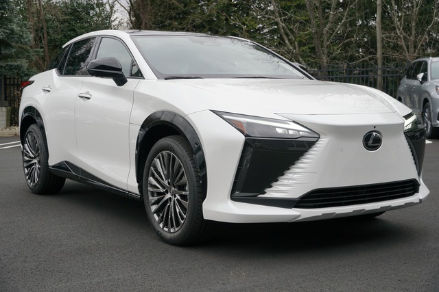 Lexus đăng ký RZ tại Việt Nam: Xe sang chạy điện chung dáng RX, đi tối đa 450 km, ngang cỡ Mercedes EQE SUV - Ảnh 2
