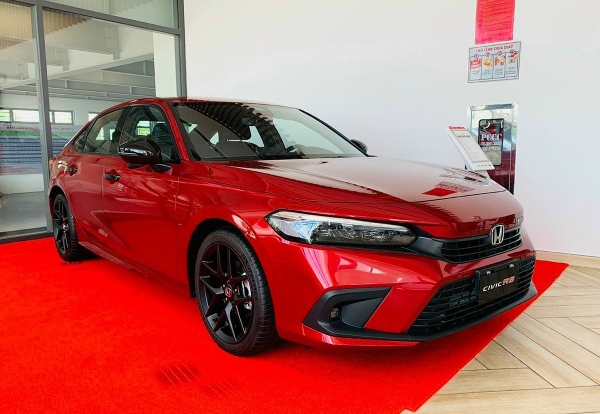 Nhiều hãng đồng loạt giảm mạnh giá xe đầu năm 2024: Subaru giảm cao nhất 410 triệu, Toyota giảm tới 120 triệu đồng - Ảnh 6