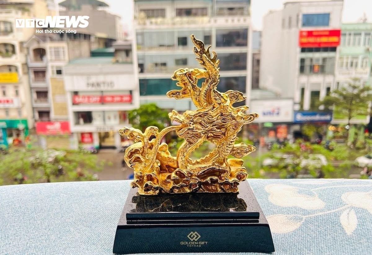 Quà Tết Giáp Thìn sang chảnh: Tượng rồng mạ vàng 24k giá hàng chục triệu đồng - Ảnh 6