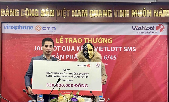 Người phụ nữ nhận tin trúng Vietlott hơn 48 tỷ khi đang nấu cơm - Ảnh 2
