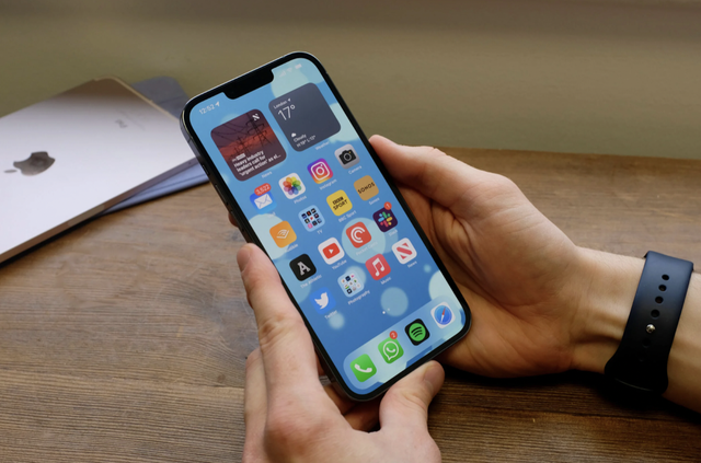 Tết Giáp Thìn sắp đến, đây là các mẫu iPhone "có tiền cũng KHÔNG NÊN mua" - Ảnh 2