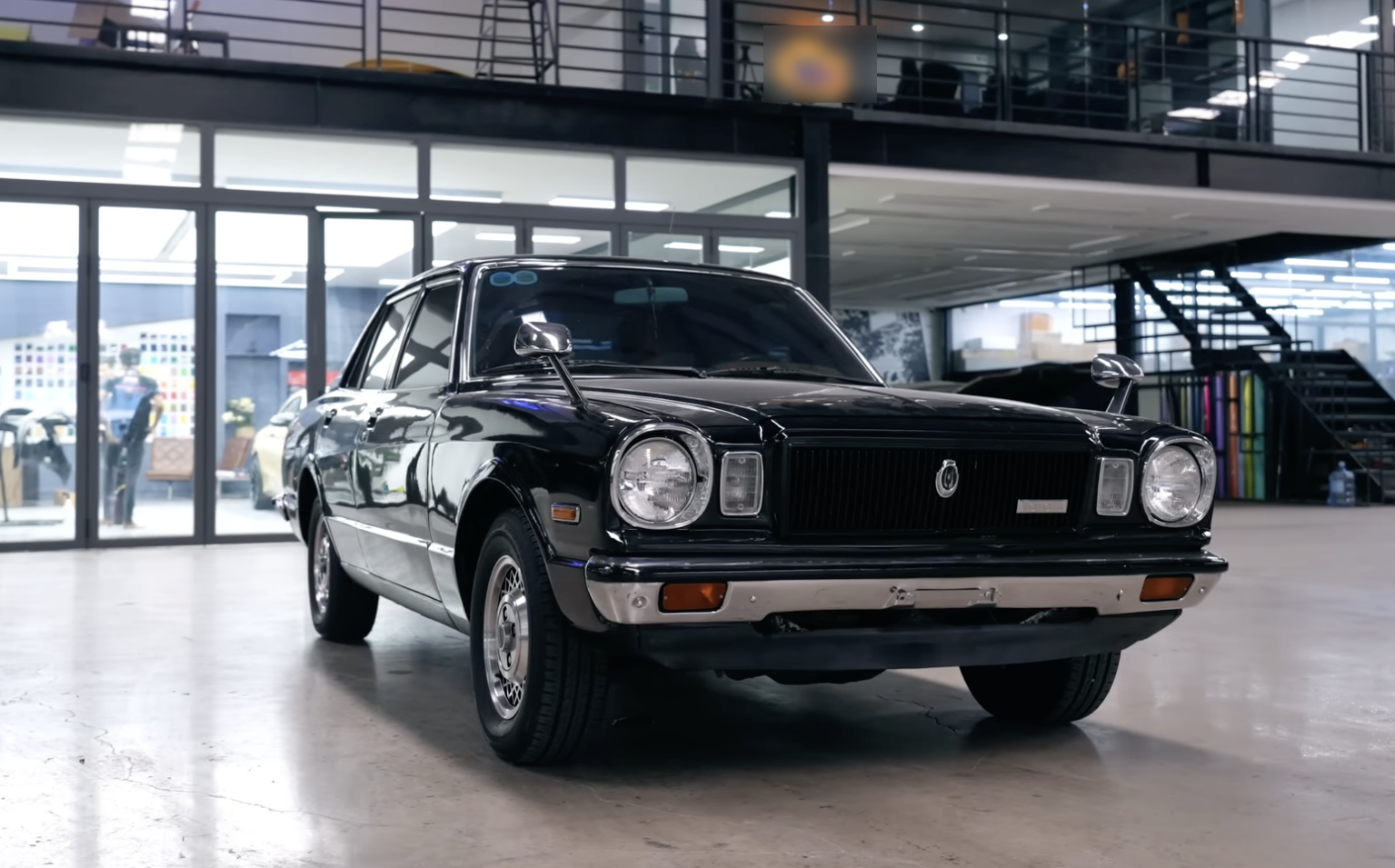 Thợ Việt ‘lột xác’ Toyota Cressida 45 năm tuổi chơi Tết: Toàn bộ gầm phải làm lại, sơn mất 1 tháng, nhiều chi tiết thủ công - Ảnh 1