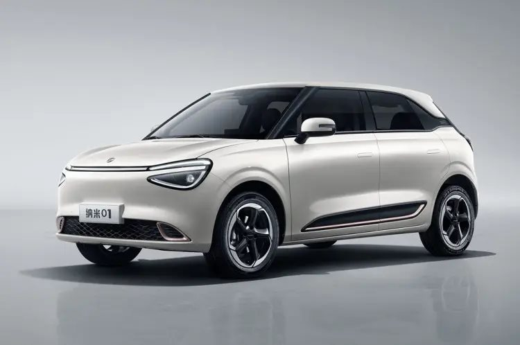 Thị trường ô tô sắp đón thêm 1 mẫu xe điện mini, giá cực rẻ chỉ 270 triệu đồng, trang bị loạt công nghệ xịn cho giới trẻ - Ảnh 1