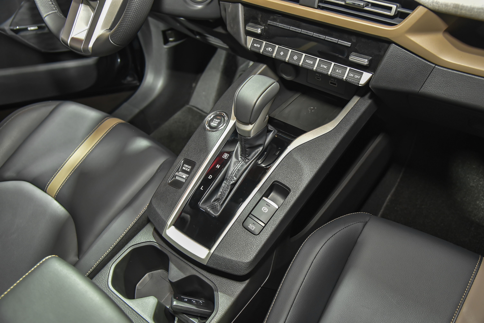 Chi tiết Mitsubishi Xforce bản ‘full option’ tại Việt Nam: Long lanh như concept, nhiều công nghệ lần đầu có trong phân khúc B - Ảnh 16