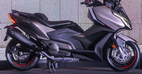 Chi tiết xe tay ga Kymco AK550 Premium 2024 giá hơn 340 triệu đồng