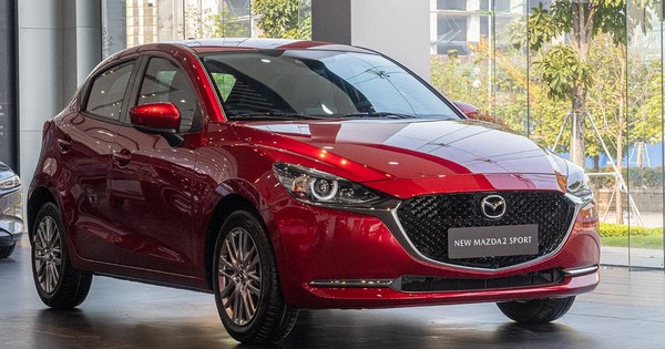 Vì sao Mazda2 tại thị trường này có giá 3,5 tỷ đồng ngang ngửa ô tô hạng sang, đắt gấp 7 lần Việt Nam?