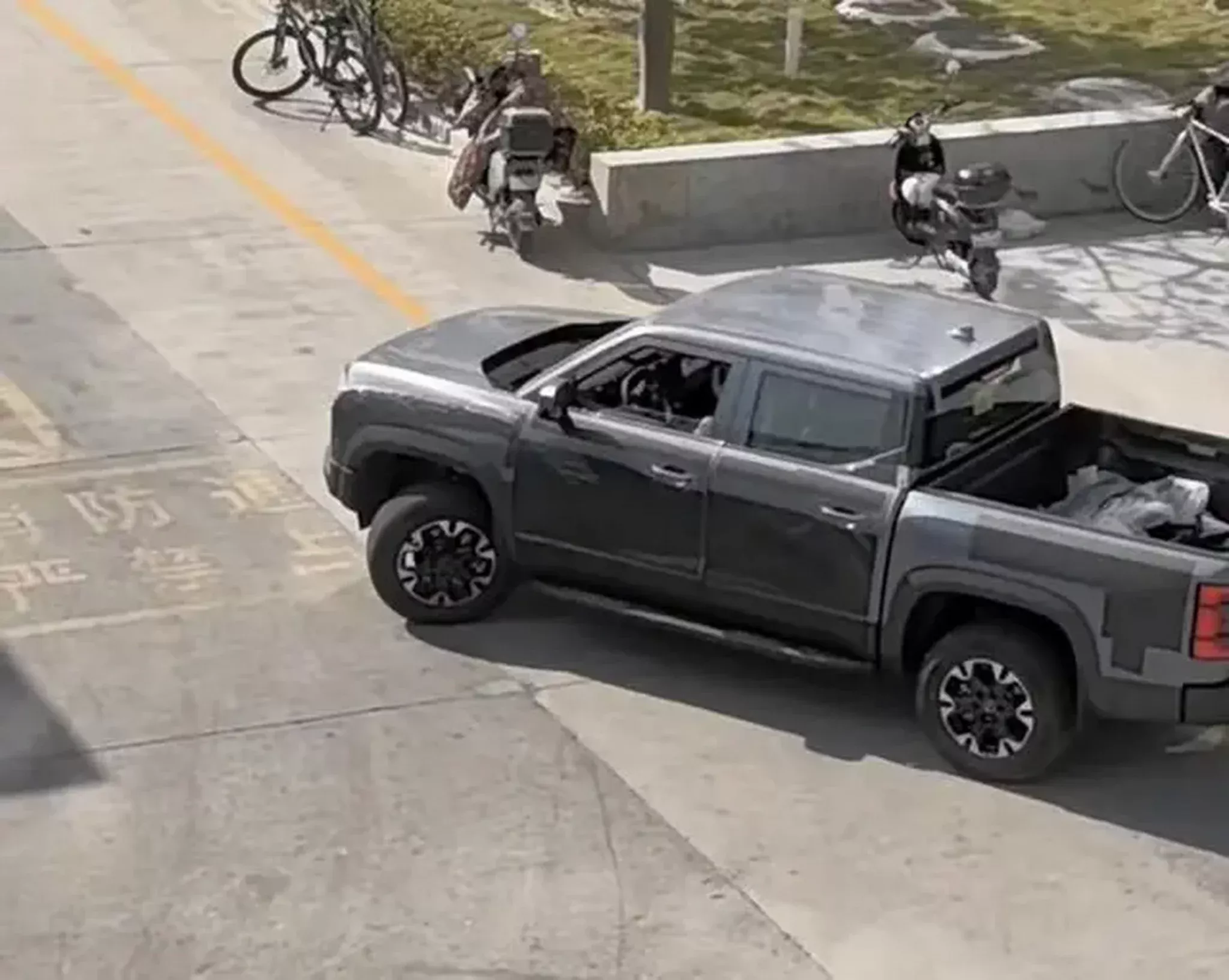 Bán tải của hãng số 1 Trung Quốc: Đầy bình đi 1200km, cựu sếp Audi vẽ xe - VinFast VF Wild có lo lắng? - Ảnh 8