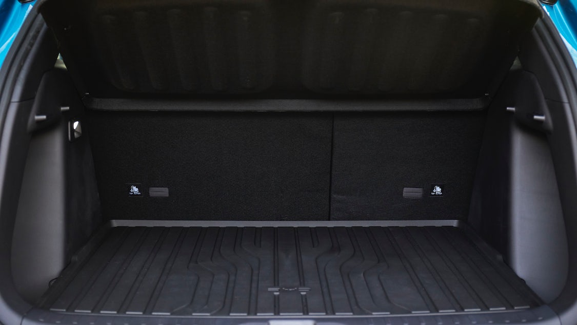 Đối thủ sừng sỏ của VF 7 khi VinFast vào Indonesia: Từ 'ông trùm' số 1 thế giới, pin bẻ gãy không cháy - Ảnh 10