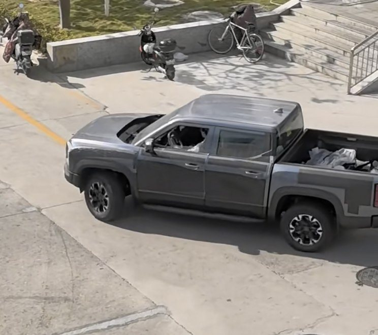 VinFast vừa nhá hàng, 'ông trùm' xe điện số 1 thế giới đã khẩn trương ra mắt mẫu bán tải mới, tầm hoạt động hơn 1.000 km - Ảnh 2