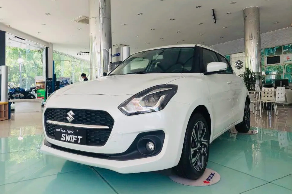 Suzuki Swift giảm giá 75 triệu tại đại lý: Rẻ nhất phân khúc, cạnh tranh Yaris với giá thấp hơn gần 200 triệu đồng - Ảnh 3