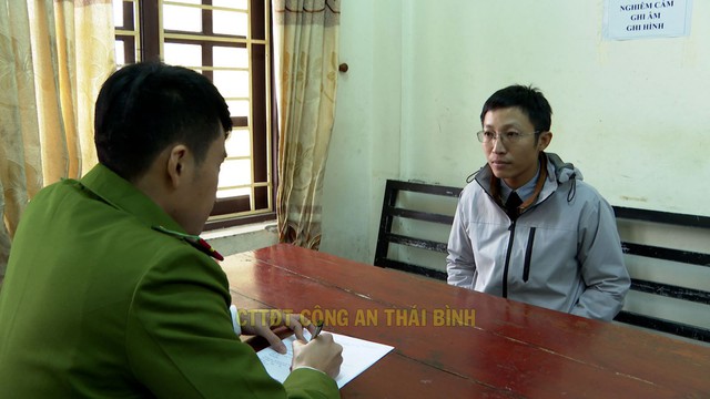 Xưởng "sản xuất" hàng ngàn chai nước hoa giả nhãn hiệu nổi tiếng - Ảnh 1