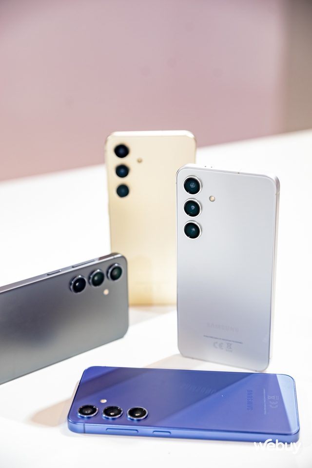 Trên tay Galaxy S24 và Galaxy S24+: Ngoại hình không đổi nhưng đây mới là nâng cấp quan trọng bậc nhất - Ảnh 1