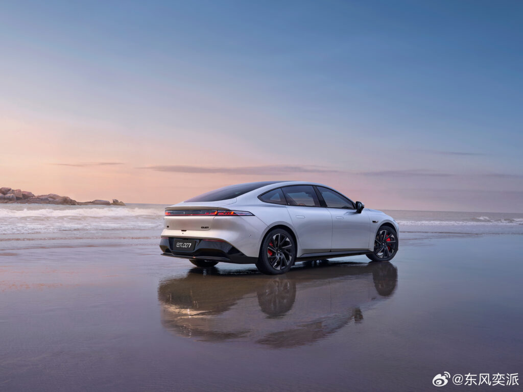 Xe Trung Quốc tiếp tục gây sốc: Đi 600km/sạc, trang bị như siêu xe, ngang cỡ Camry mà giá chỉ 550 triệu - Ảnh 5