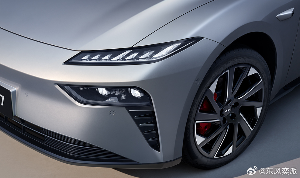 Xe Trung Quốc tiếp tục gây sốc: Đi 600km/sạc, trang bị như siêu xe, ngang cỡ Camry mà giá chỉ 550 triệu - Ảnh 17