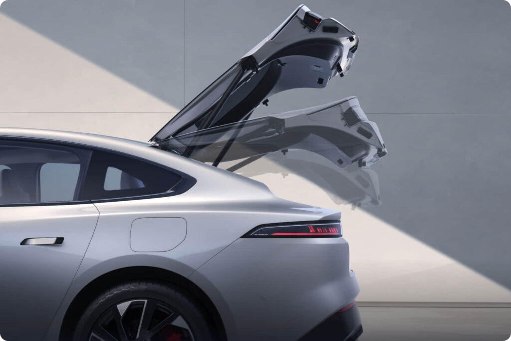 Xe Trung Quốc tiếp tục gây sốc: Đi 600km/sạc, trang bị như siêu xe, ngang cỡ Camry mà giá chỉ 550 triệu - Ảnh 15