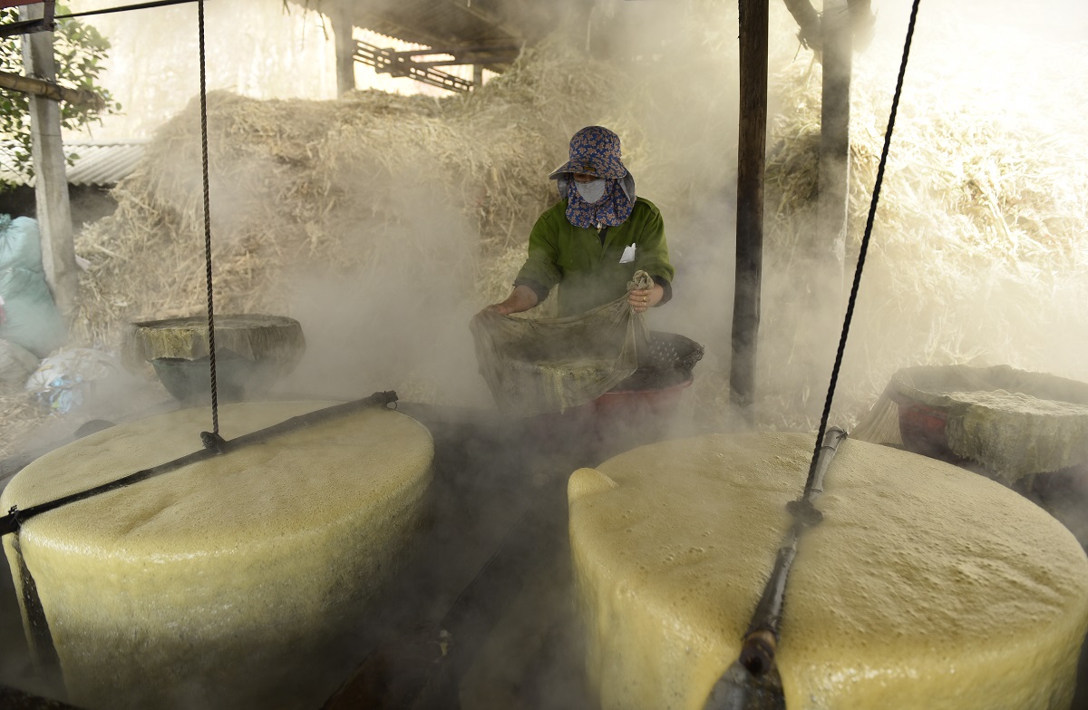 "Thủ phủ" mật mía lớn nhất xứ Thanh đỏ lửa ngày đêm phục vụ dân ăn Tết - Ảnh 6