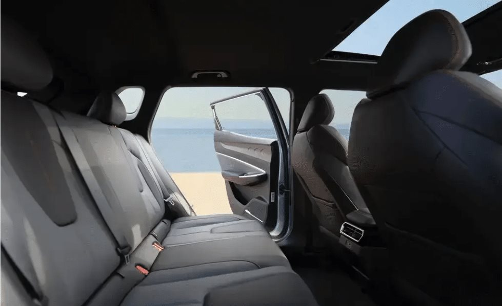 Hãng xe vừa vào Việt Nam ra mắt 'kẻ hủy diệt' Mazda CX-5: ngoại hình góc cạnh, giá bán rẻ hơn cả Kia Morning - Ảnh 5