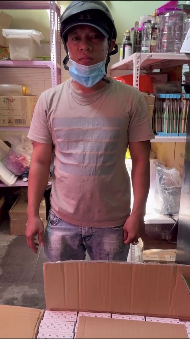 Phá đường dây sản xuất tân dược giả quy mô lớn tại TPHCM - Ảnh 2