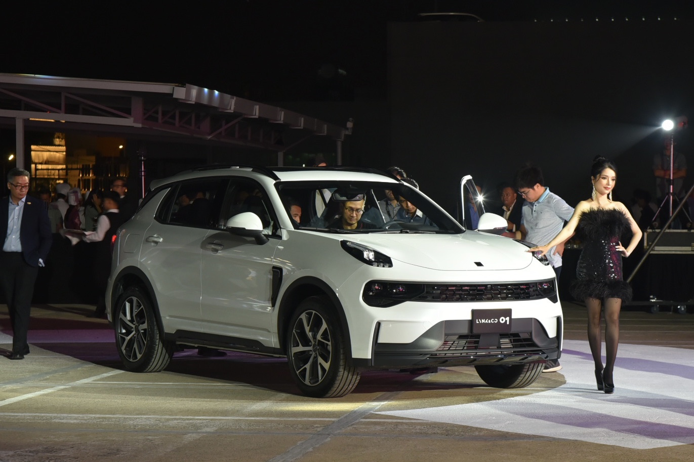 Lynk & Co 01 chốt giá 999 triệu đồng: Trên hạng CX-5 và Tucson, 20 tính năng an toàn, có cơ hội bứt phá doanh số - Ảnh 1