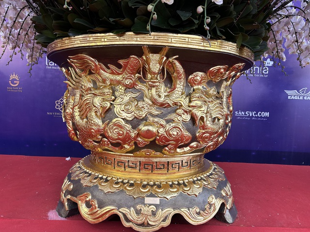 VIDEO: Chậu lan hồ điệp "khổng lồ" được rao bán 3,868 tỉ đồng - Ảnh 5