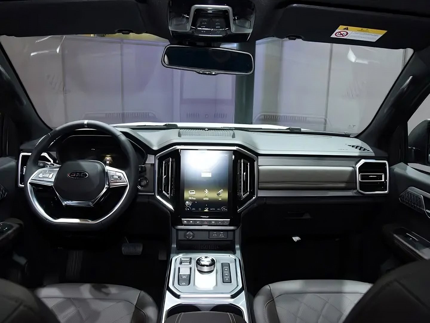 'Ông trùm' xe tải tại Việt Nam tấn công phân khúc bán tải điện: thiết kế hầm hố, sức mạnh ấn tượng, phạm vi di chuyển lên tới 500km - Ảnh 5