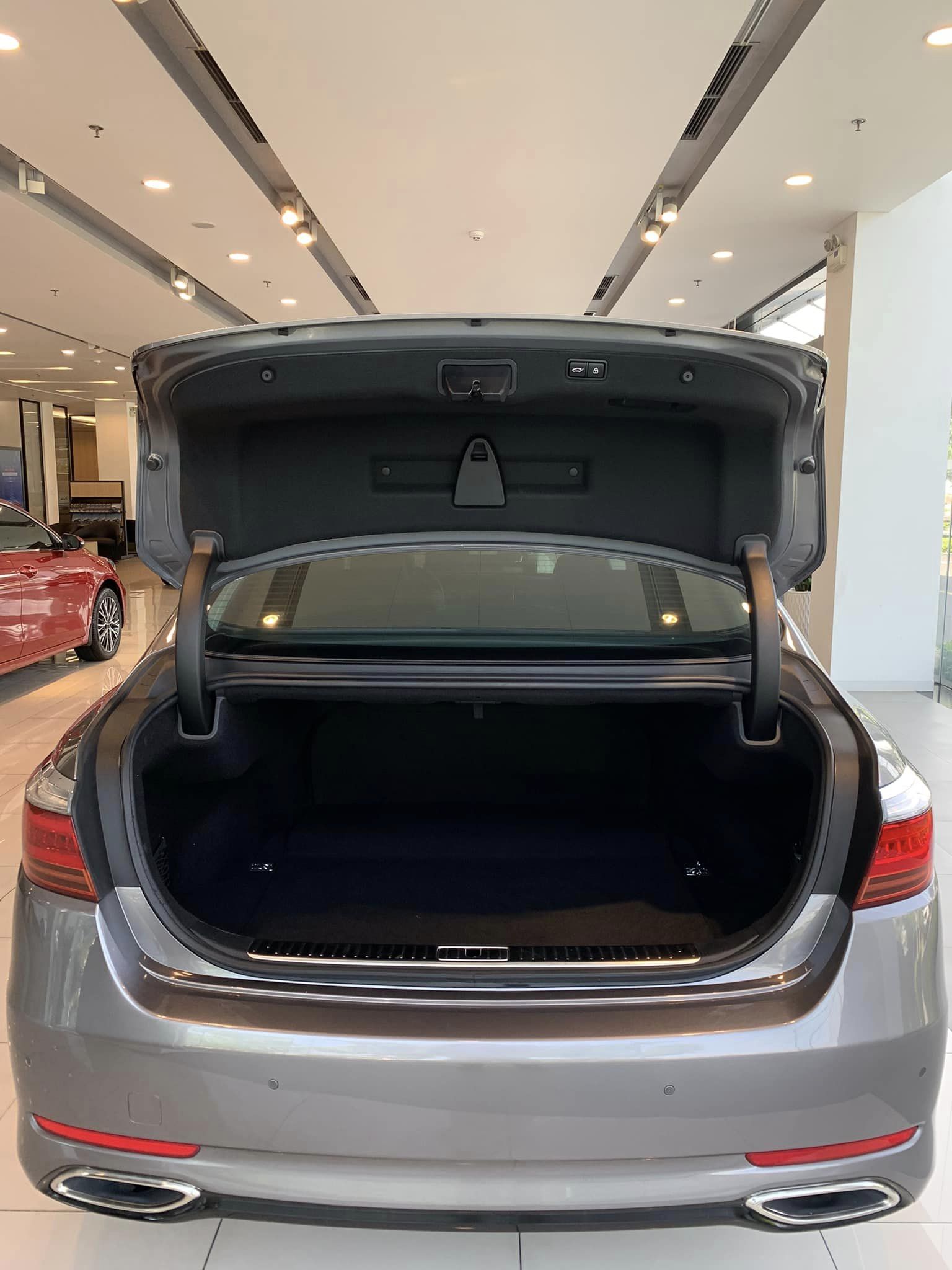 Xe lạ của KIA ở Việt Nam: Sang xịn như Mercedes S-Class, vừa giảm 1,2 tỷ đồng tranh khách với Camry - Ảnh 8