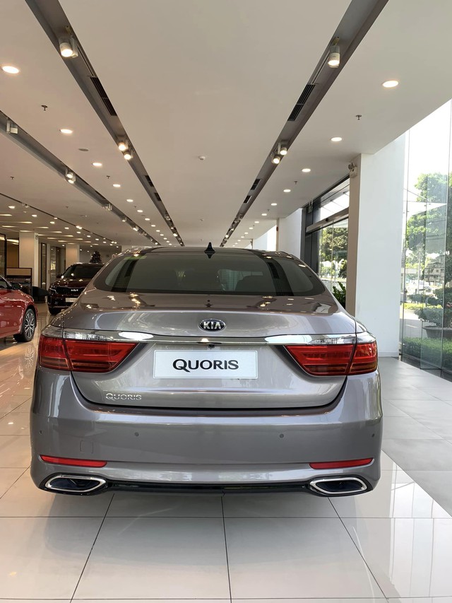Xe lạ của KIA ở Việt Nam: Sang xịn như Mercedes S-Class, vừa giảm 1,2 tỷ đồng tranh khách với Camry - Ảnh 4