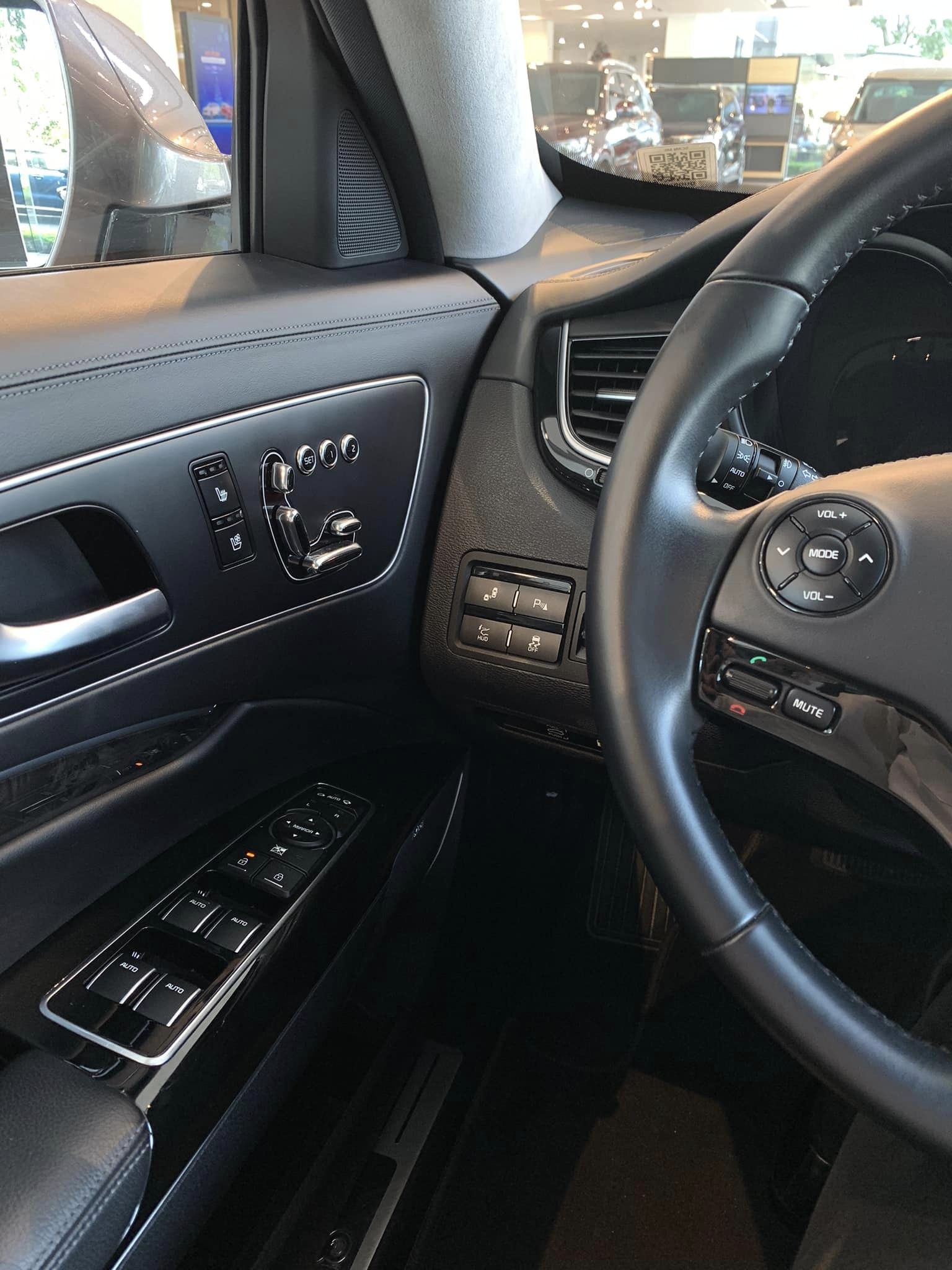 Xe lạ của KIA ở Việt Nam: Sang xịn như Mercedes S-Class, vừa giảm 1,2 tỷ đồng tranh khách với Camry - Ảnh 9