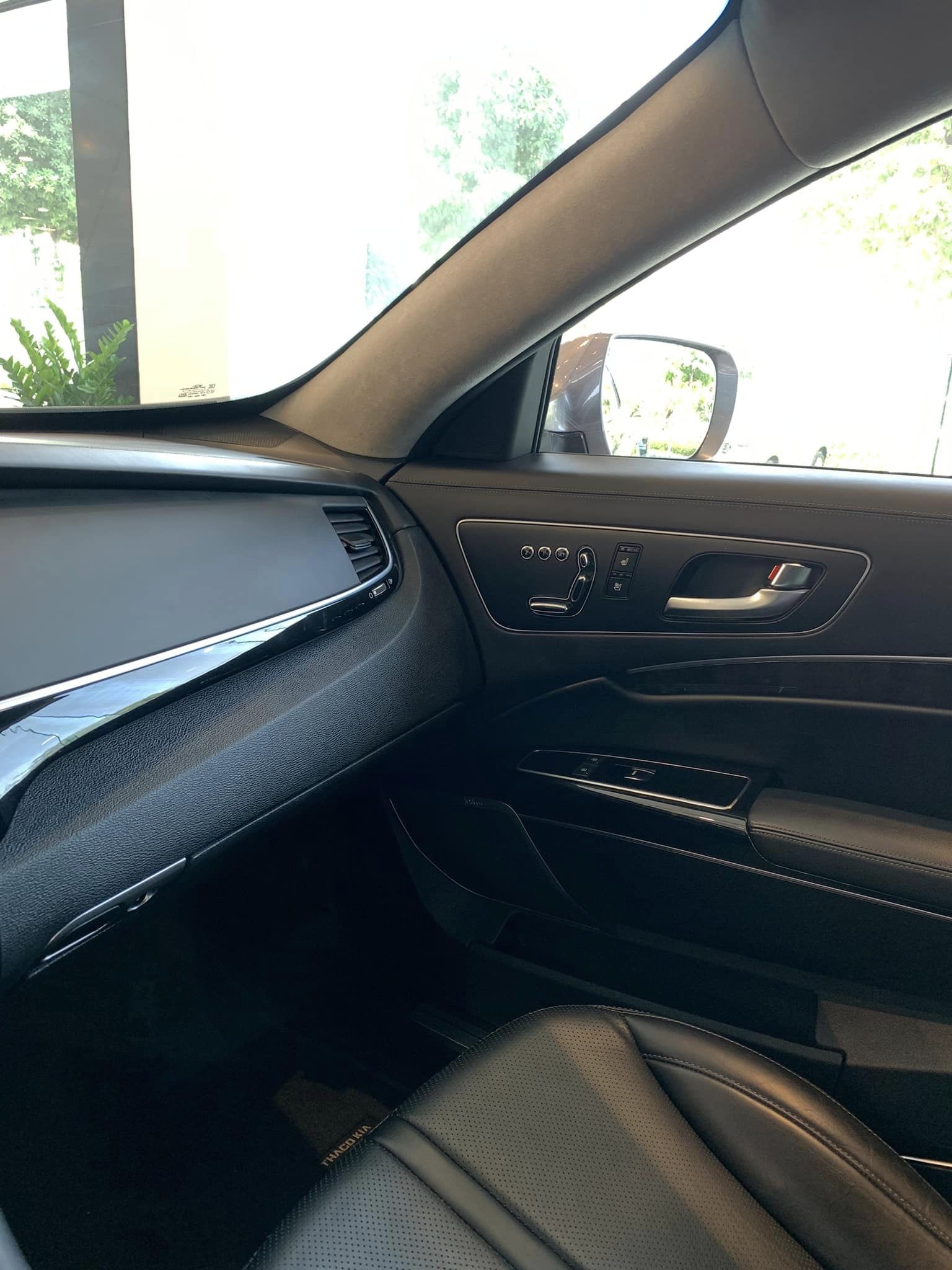 Xe lạ của KIA ở Việt Nam: Sang xịn như Mercedes S-Class, vừa giảm 1,2 tỷ đồng tranh khách với Camry - Ảnh 13