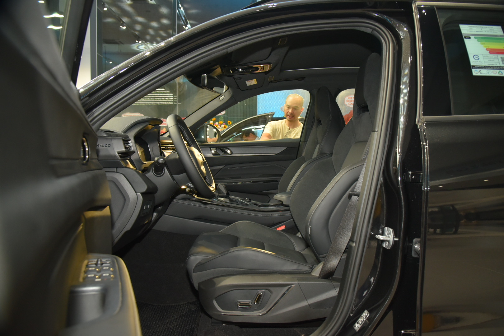 Lynk & Co 01 chốt giá 999 triệu đồng: Trên hạng CX-5 và Tucson, 20 tính năng an toàn, có cơ hội bứt phá doanh số - Ảnh 8