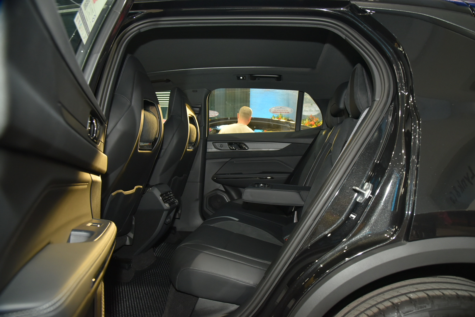 Lynk & Co 01 chốt giá 999 triệu đồng: Trên hạng CX-5 và Tucson, 20 tính năng an toàn, có cơ hội bứt phá doanh số - Ảnh 9