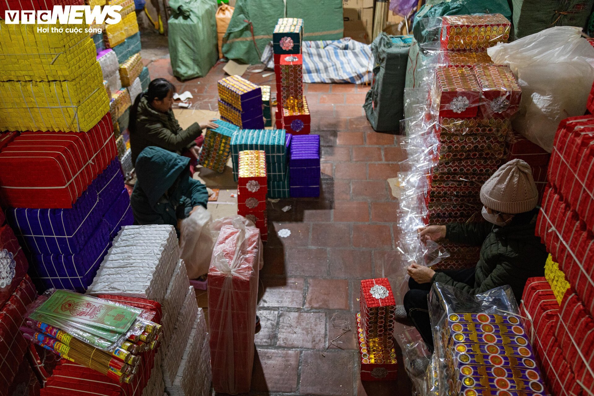 Làng 'âm phủ' Phúc Am tất bật chạy đơn hàng Tết - Ảnh 11