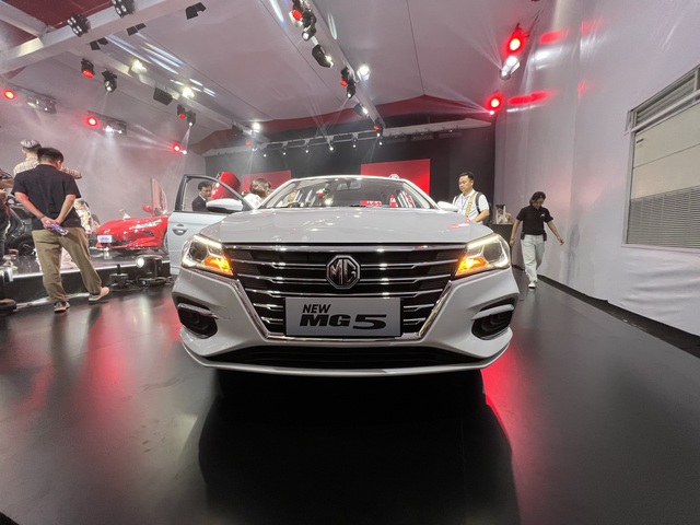 Ô tô Trung Quốc giảm giá cả trăm triệu đồng vẫn ế - Ảnh 1