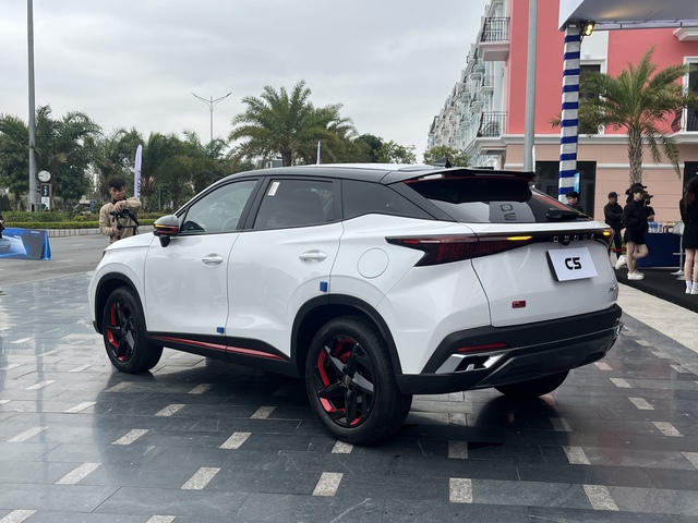 Chi tiết Omoda C5 tại Việt Nam: Đấu Creta, Seltos bằng loạt tính năng ADAS, ghế sau chưa thực sự rộng rãi - Ảnh 4