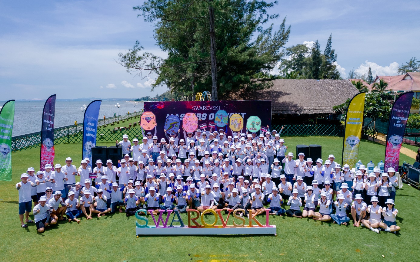 Swarovski Việt Nam giữ vững danh hiệu “Nơi làm việc tốt nhất Châu Á” - Ảnh 1