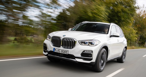 Khởi động năm mới với ưu đãi lên đến 50% phí trước bạ khi mua xe BMW