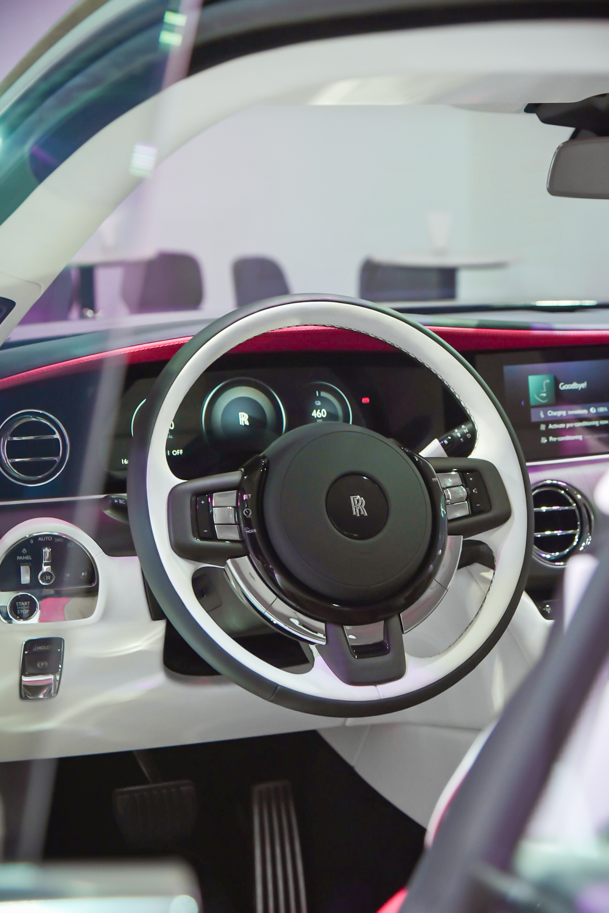 Cận cảnh Rolls-Royce Spectre vừa ra mắt Việt Nam: Giá từ 17,99 tỷ nhưng muốn ưng ý phải chi thêm vài tỷ mua option, sạc đầy mất 9 tiếng - Ảnh 17