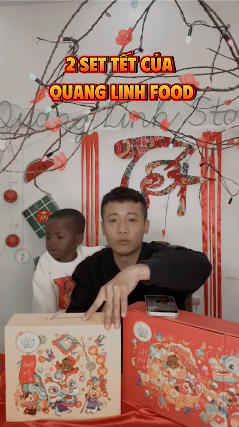 Dân mạng rủ nhau mua set quà Tết của Quang Linh Vlogs sau lùm xùm quà Tết Hồng Phượng, Quỳnh Quỳnh - Ảnh 1
